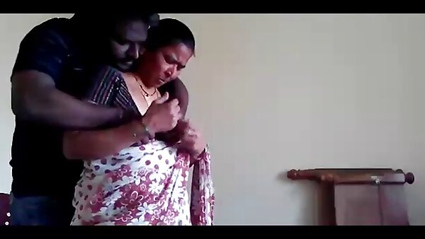 அழகான பொன்னிறக் குழந்தை பிராண்டி டலோர் ஒரு அருமையான டைட்ஜாப் கொடுத்து, மிஷனரி நிலையில் களமிறங்குகிறார்